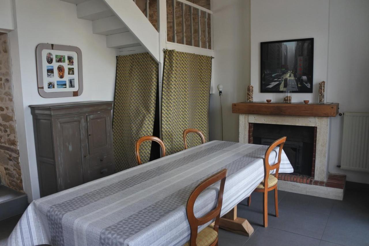 Maison De Village Spacieuse Et Confortable Le Gué-de-Velluire Kültér fotó